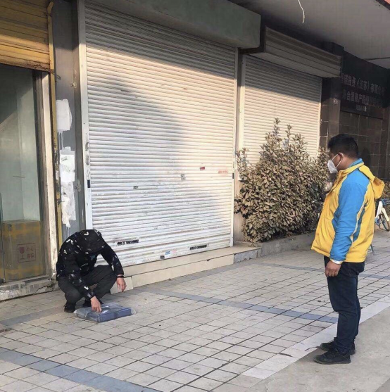 收快遞的正確姿勢(shì)！蘇寧物流全國(guó)鼓勵(lì)“無(wú)接觸配送”服務(wù)472.png