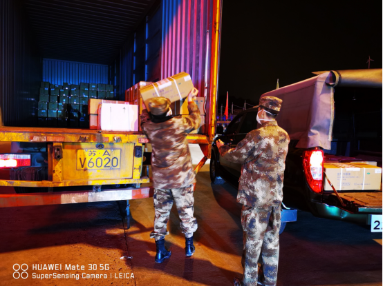 【0206】蘇寧物流高顏值女調度員 守護司機共赴武漢護送醫療物資1310.png